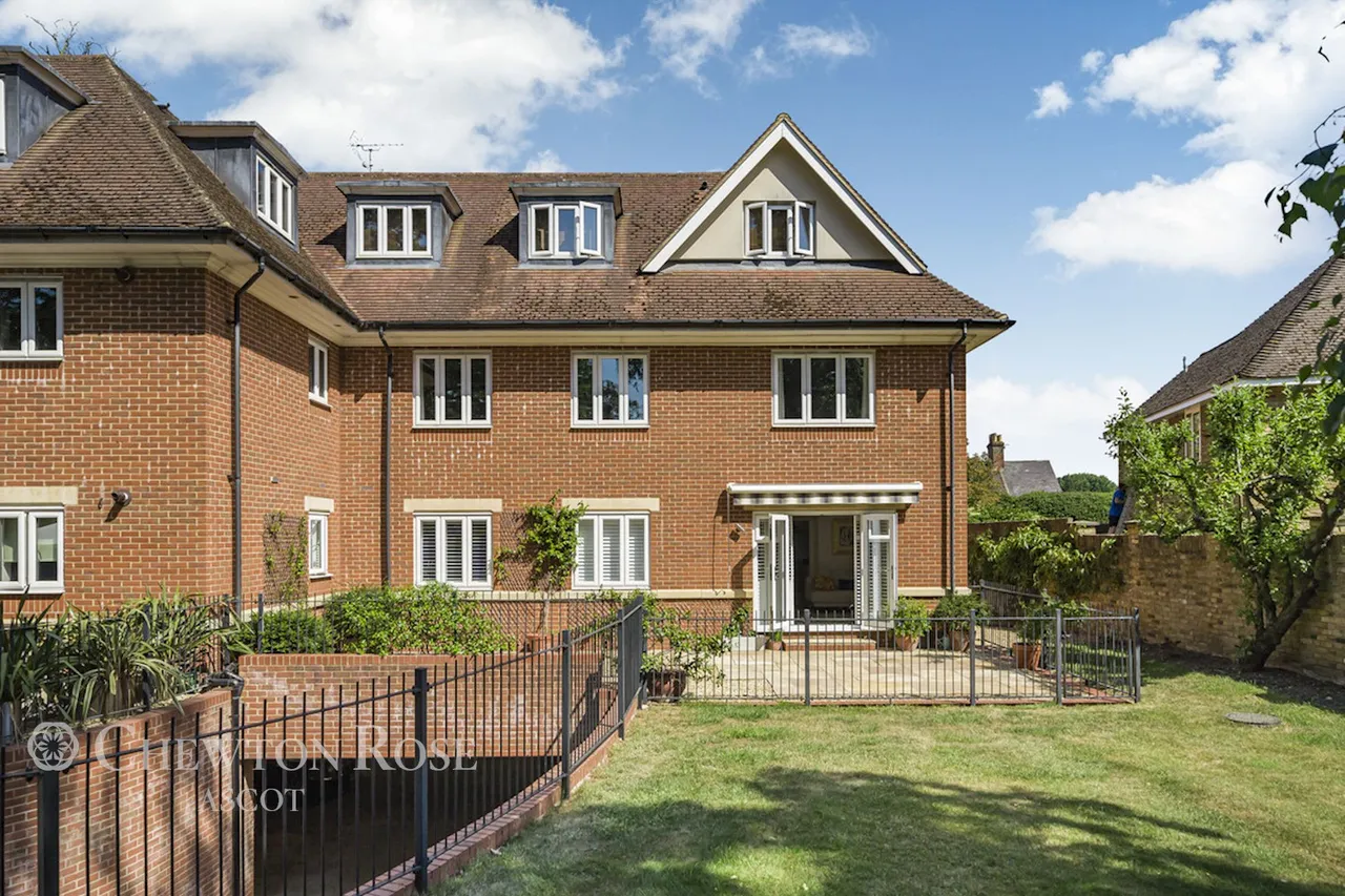 St Georges Lane, Ascot, photo 2