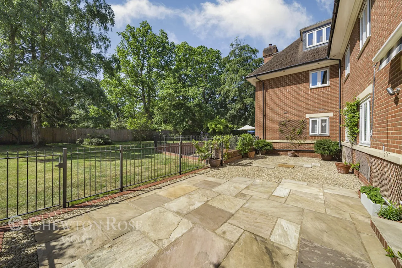 St Georges Lane, Ascot, photo 3