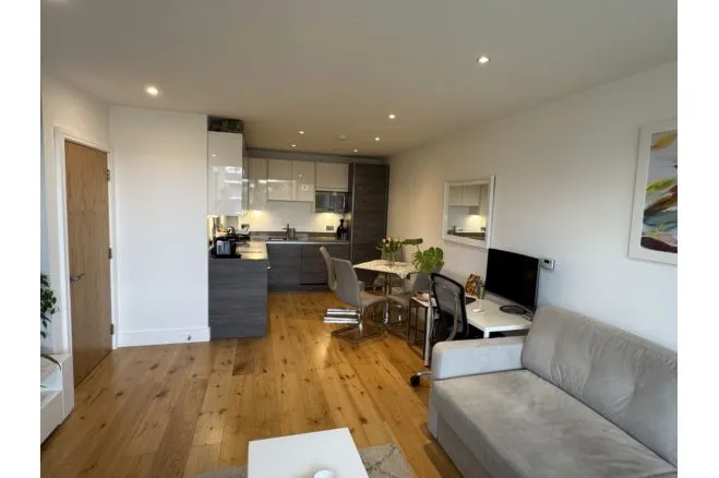 Winchester Square, Surrey Quays, SE8, photo 2