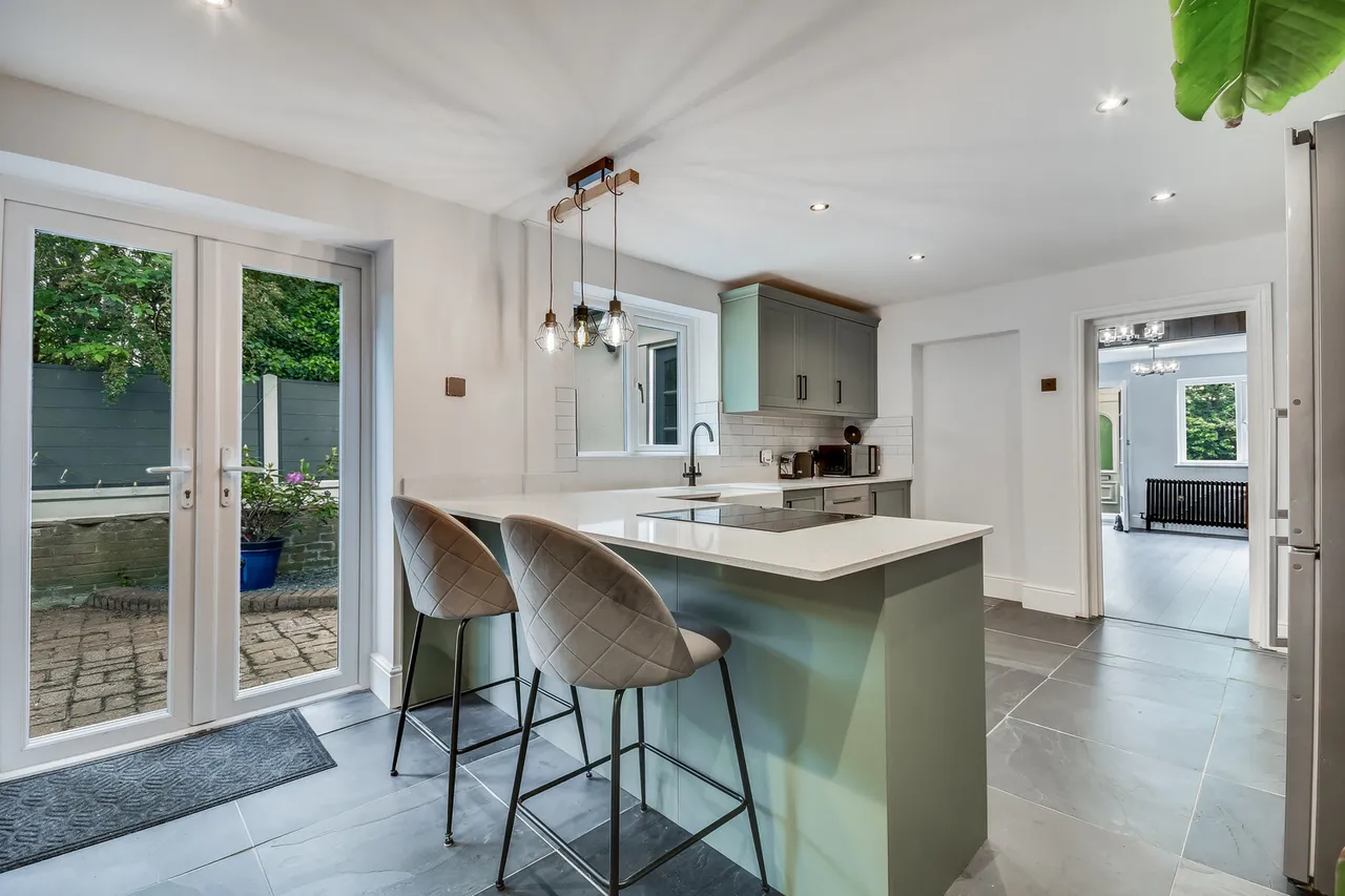 253 Coxtie Green Road, Pilgrims Hatch, Brentwood, Essex, CM14 5RP, photo 5