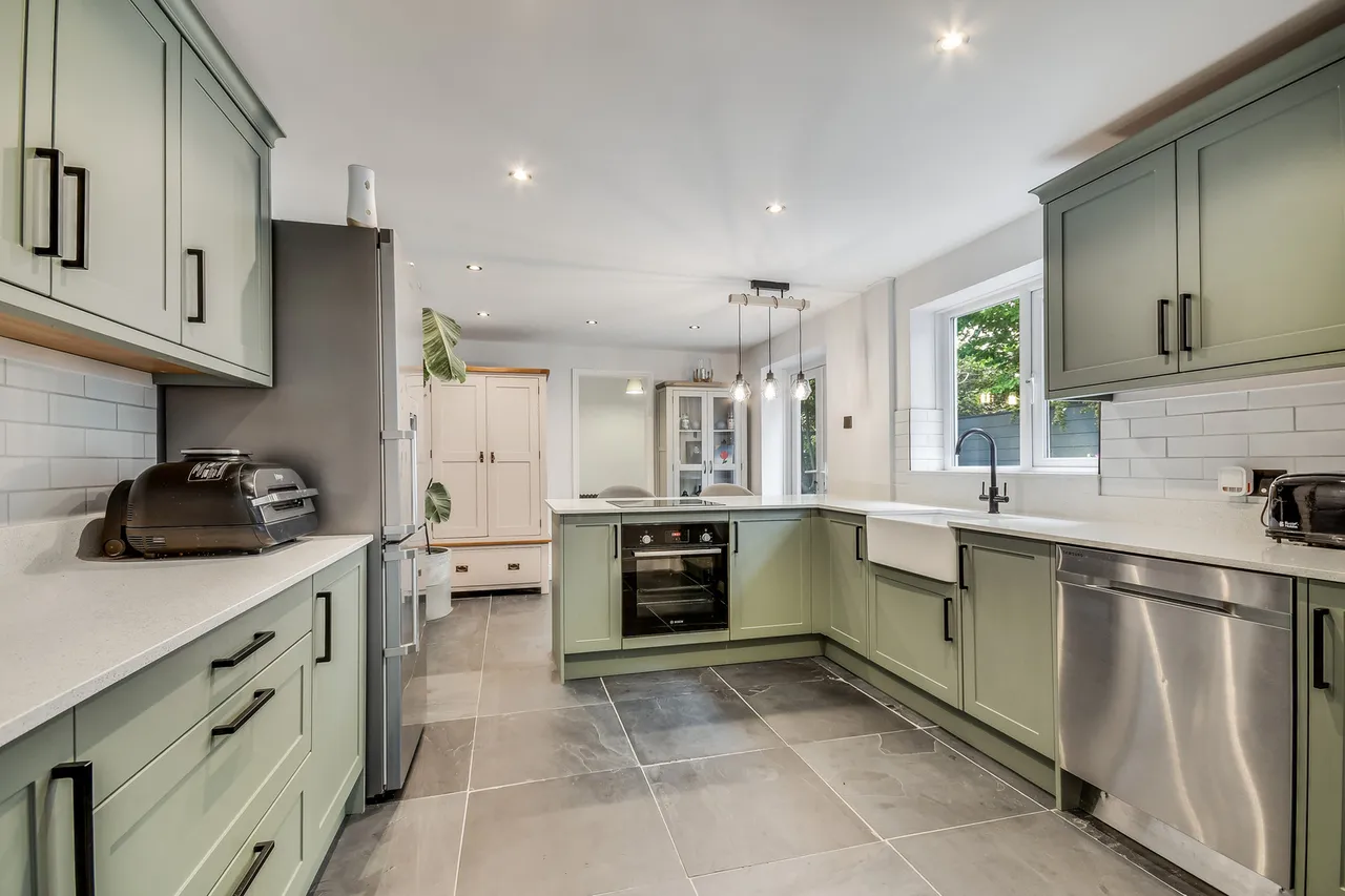 253 Coxtie Green Road, Pilgrims Hatch, Brentwood, Essex, CM14 5RP, photo 4