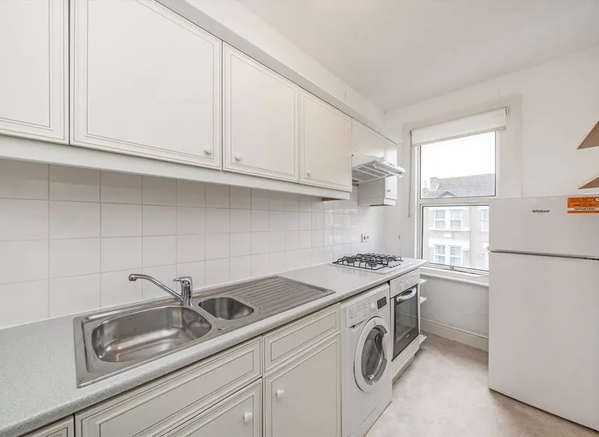 Longley Road, Tooting, SW17, photo 3