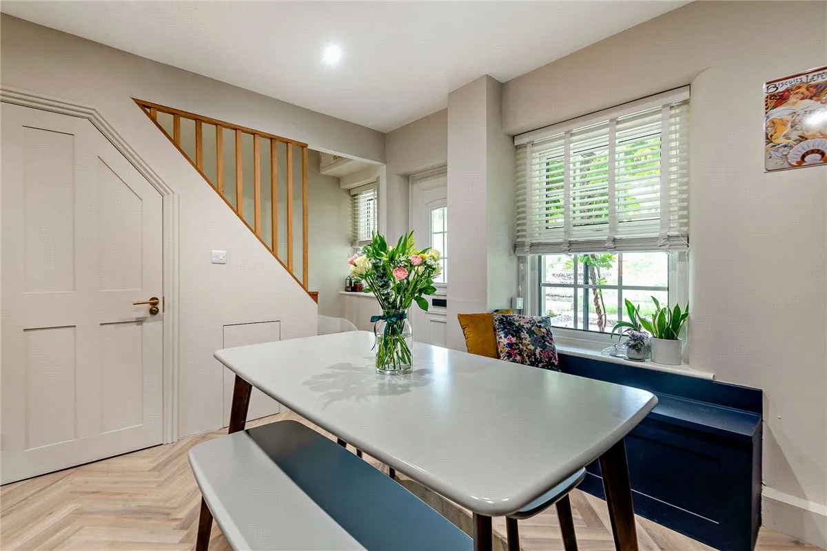 Pear Tree Lane, Newbury, RG14, photo 4