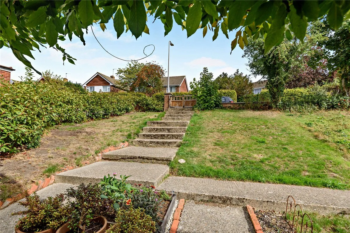 Pear Tree Lane, Newbury, RG14, photo 9