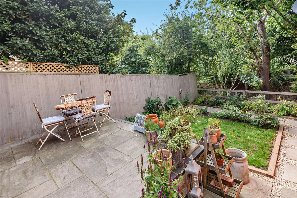 Pear Tree Lane, Newbury, RG14, photo 16