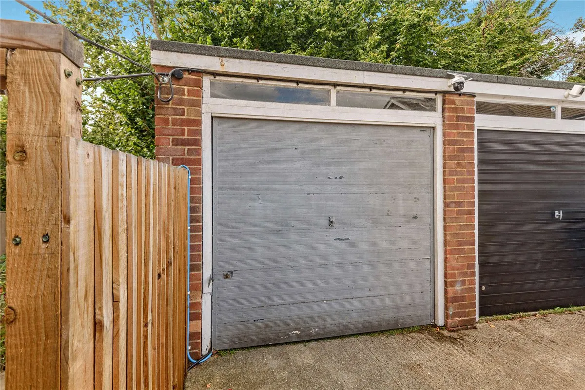 Pear Tree Lane, Newbury, RG14, photo 8