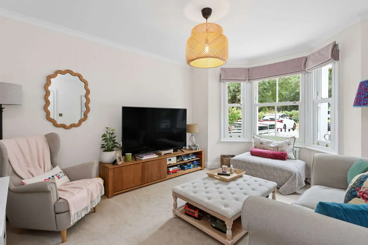 Portsmouth Road, Cobham, Surrey, KT11 1JR, photo 7