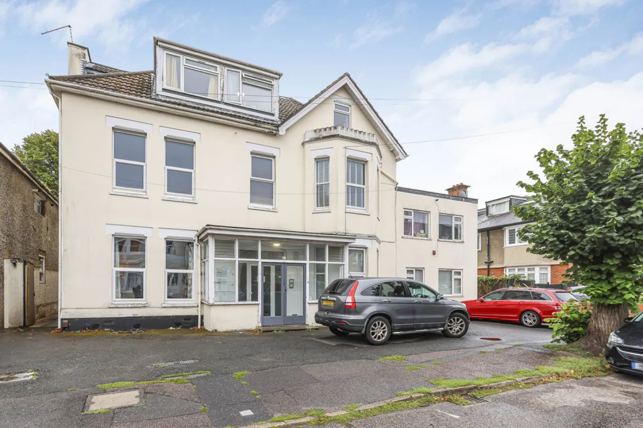 2 bed flat for sale — Westby Road, Bournemouth