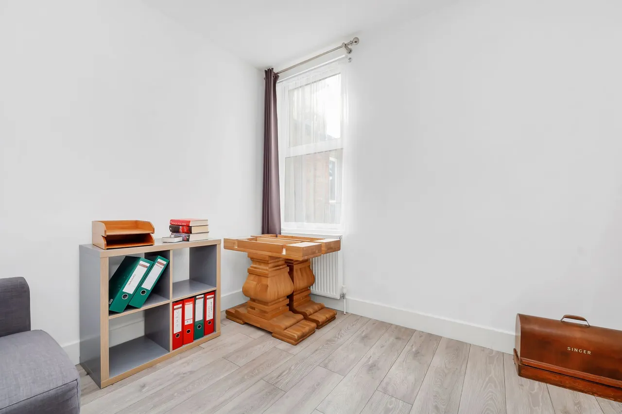 West Ella Road, London, NW10, photo 10