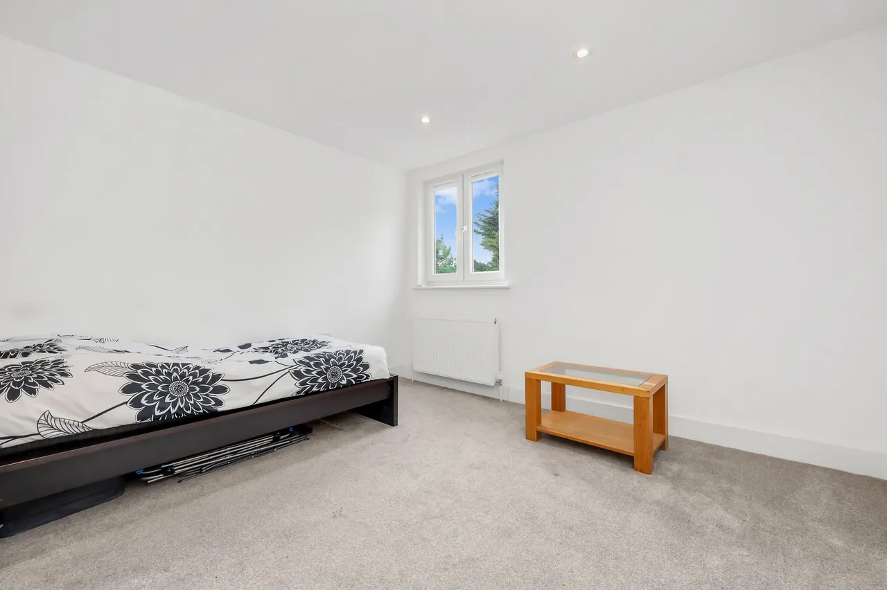 West Ella Road, London, NW10, photo 24