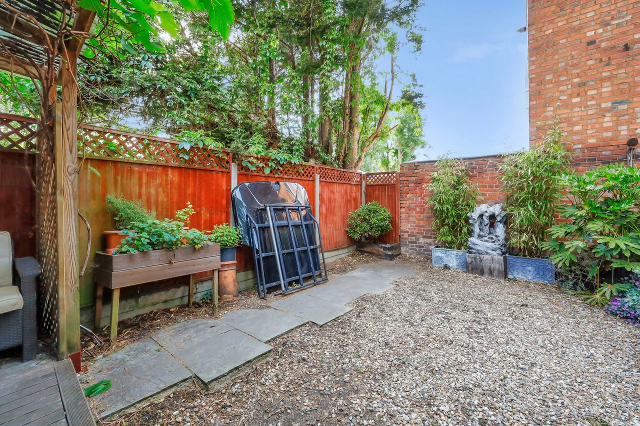 West Ella Road, London, NW10, photo 39