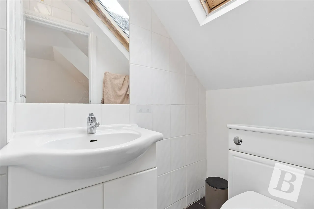 Westrow Gardens, Ilford, IG3, photo 22