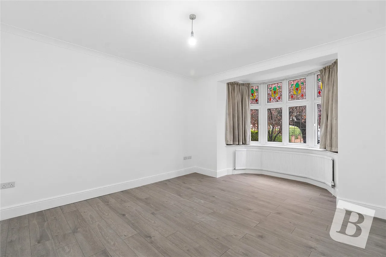Westrow Gardens, Ilford, IG3, photo 17