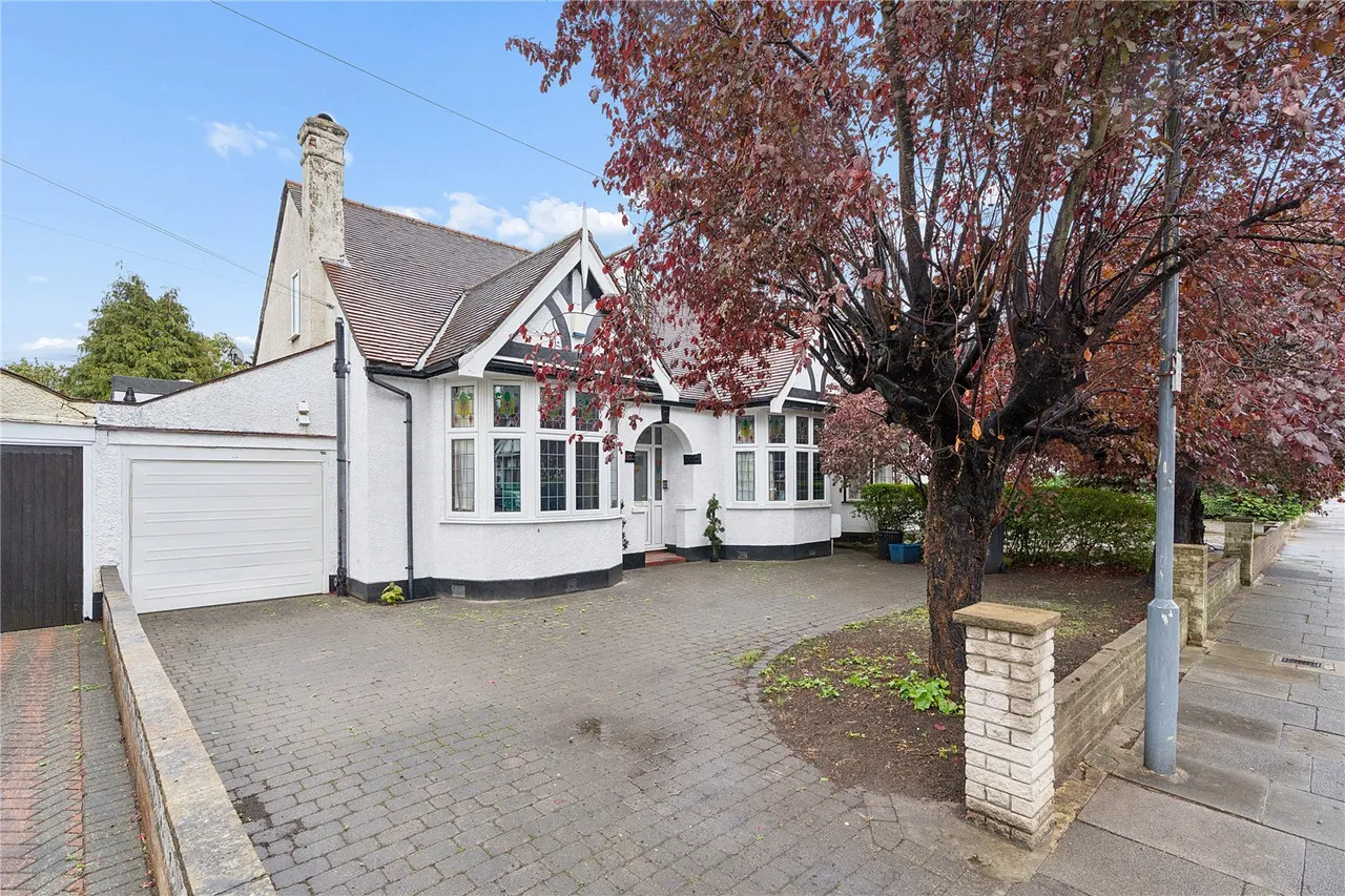 5 bed house for sale, Westrow Gardens, Ilford, IG3
