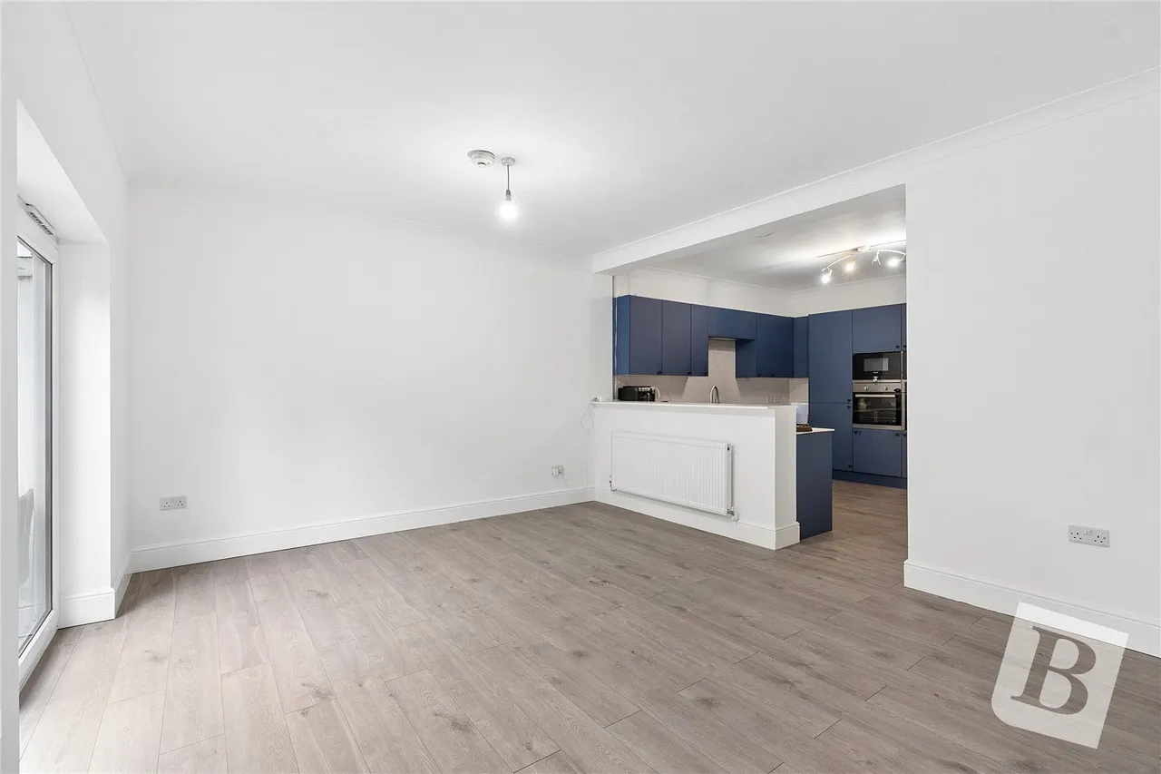 Westrow Gardens, Ilford, IG3, photo 15
