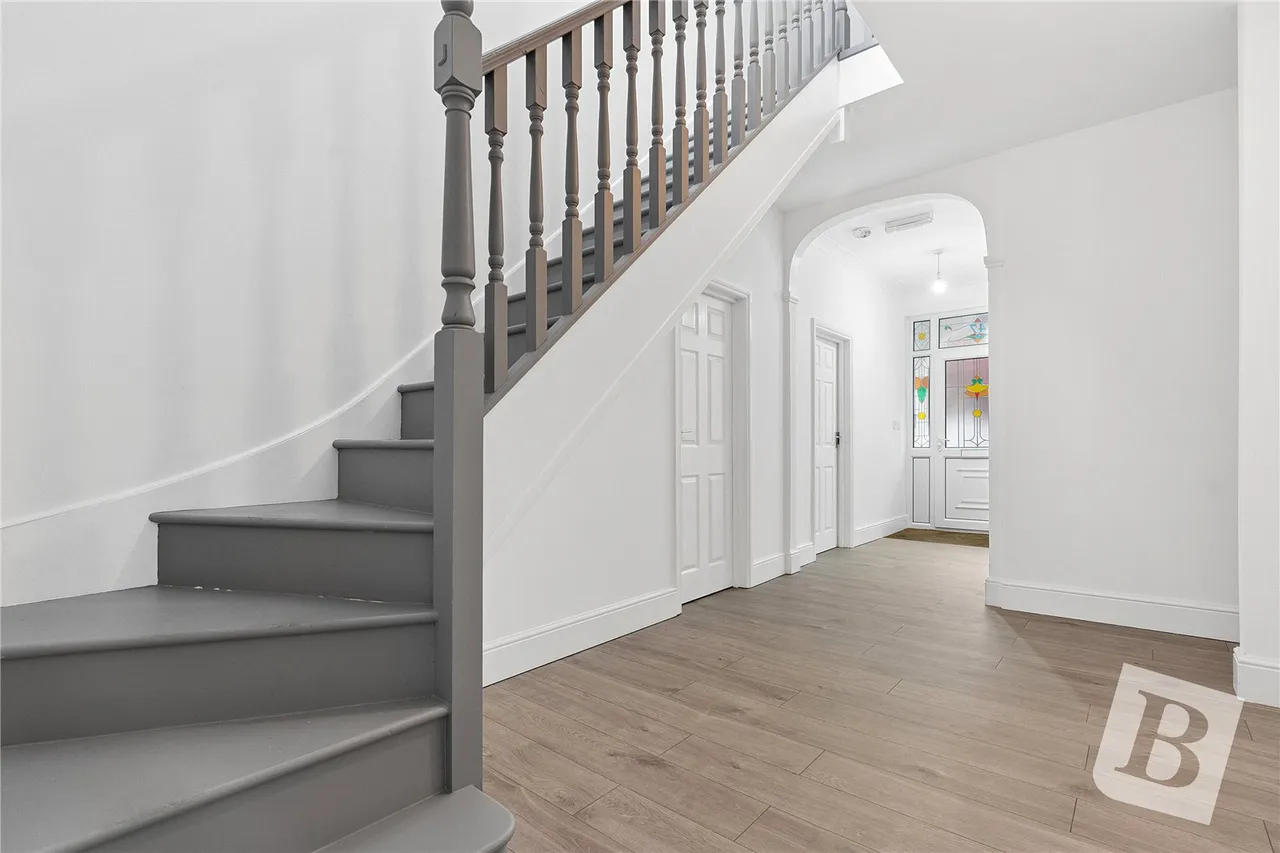 Westrow Gardens, Ilford, IG3, photo 10