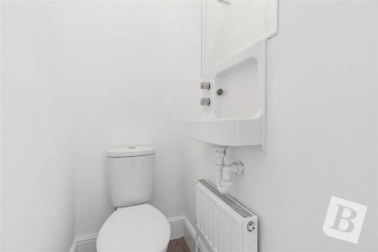 Westrow Gardens, Ilford, IG3, photo 19