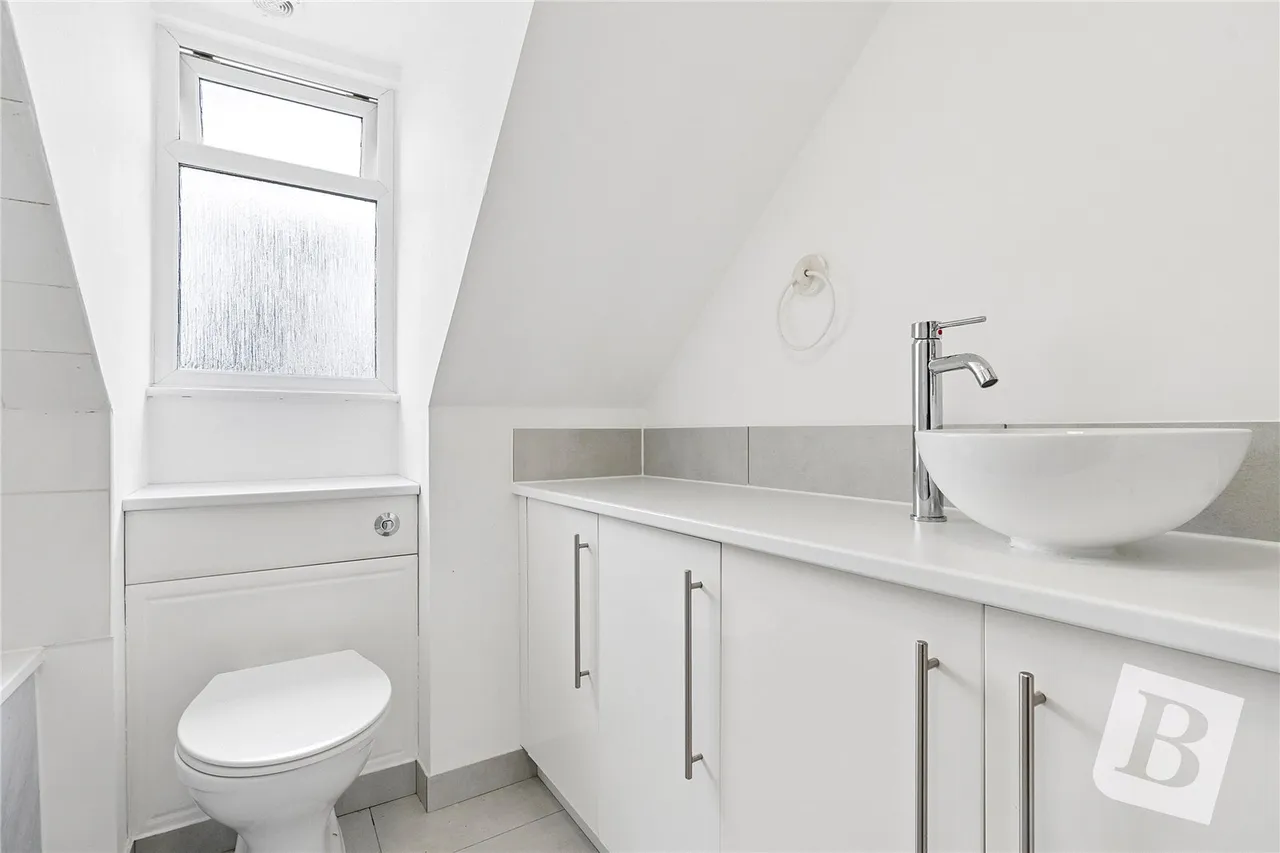 Westrow Gardens, Ilford, IG3, photo 5