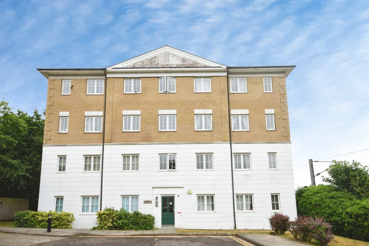 2 bed flat for sale — The Yard, Braintree