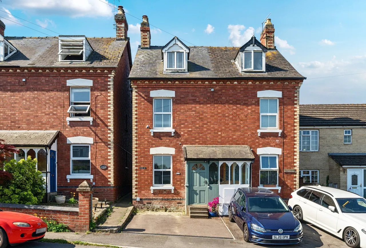 3 bed house for sale — Bath Road, Gloucestershire, Kings Stanley, GL10 3JJ