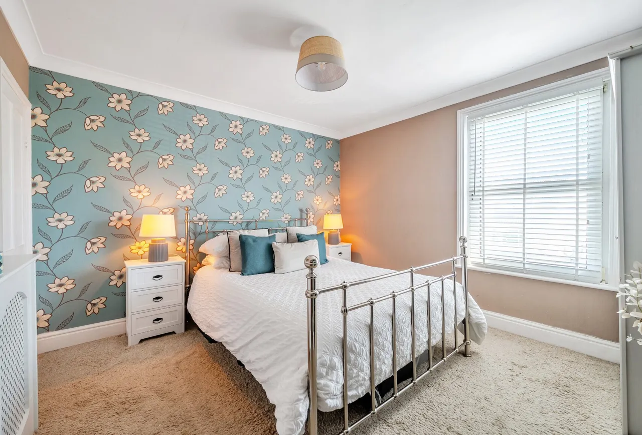 Bath Road, Gloucestershire, Kings Stanley, GL10 3JJ, photo 11