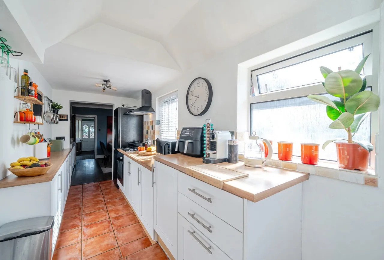 Bath Road, Gloucestershire, Kings Stanley, GL10 3JJ, photo 7