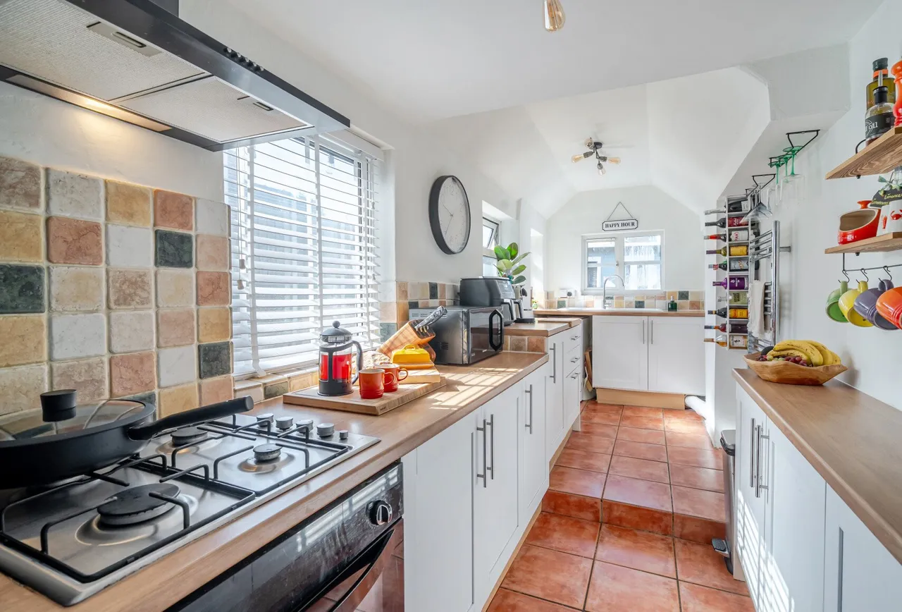 Bath Road, Gloucestershire, Kings Stanley, GL10 3JJ, photo 6