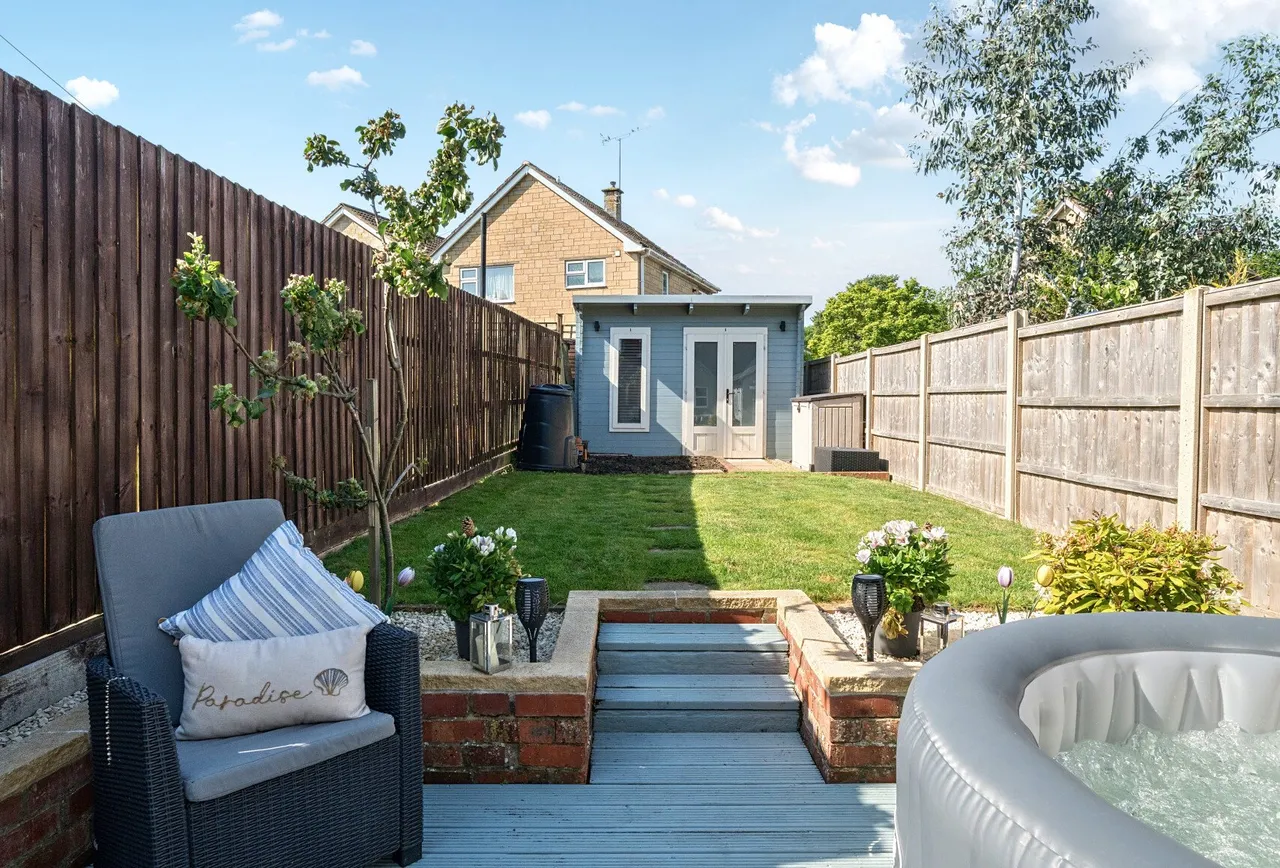 Bath Road, Gloucestershire, Kings Stanley, GL10 3JJ, photo 3