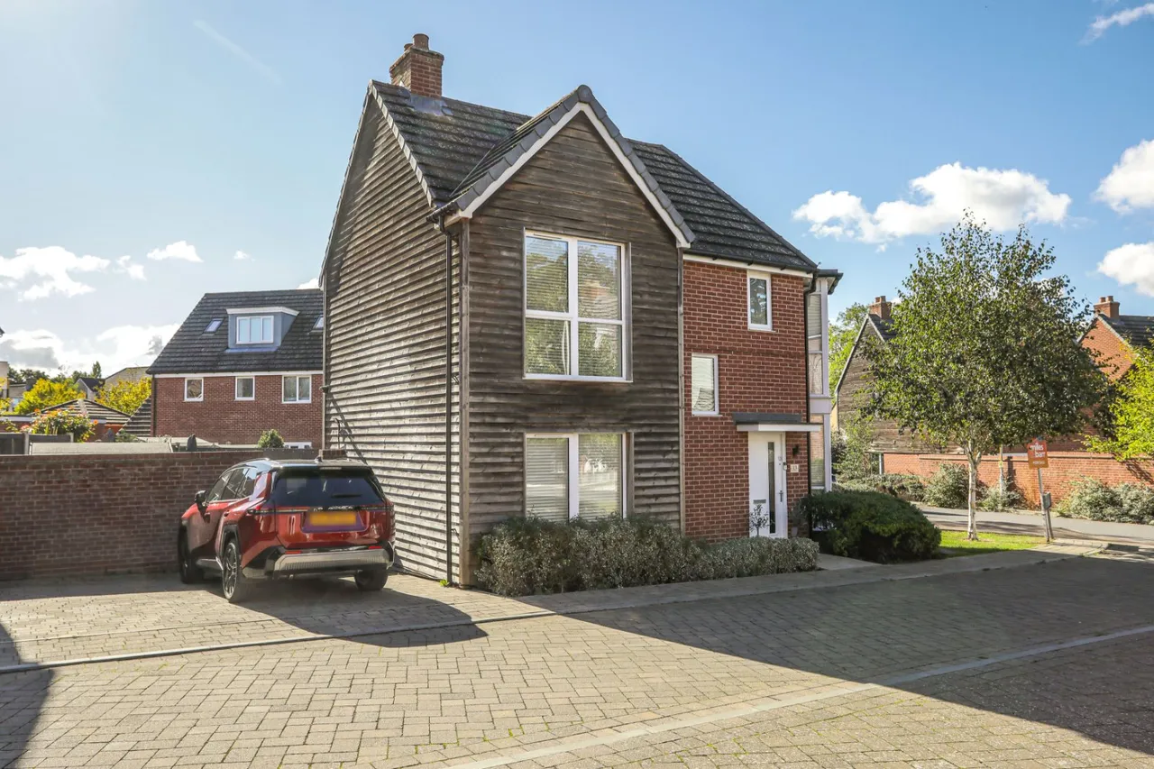 Arthur Maybury Close, Ashford, TN23, photo 8