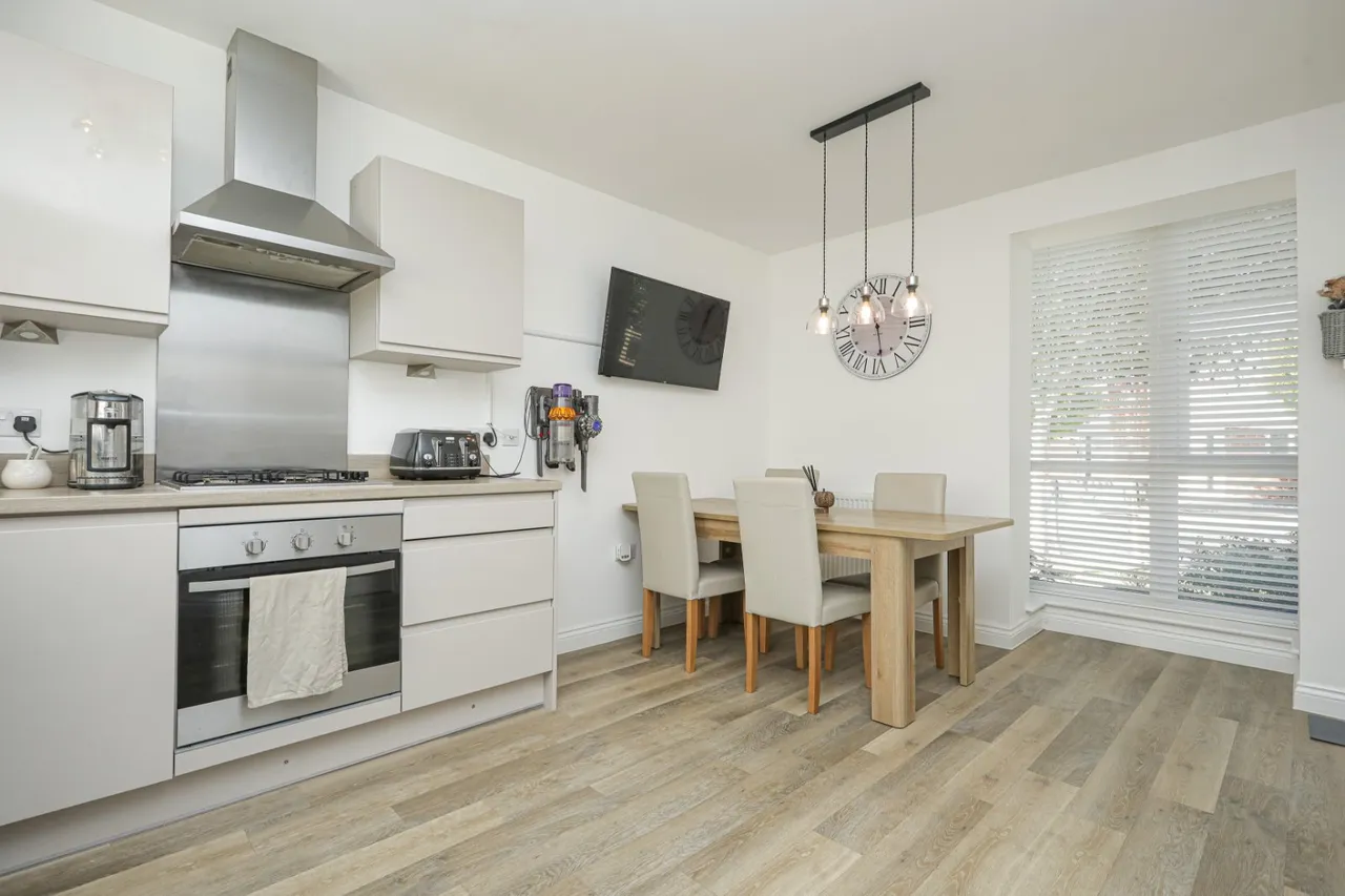 Arthur Maybury Close, Ashford, TN23, photo 2