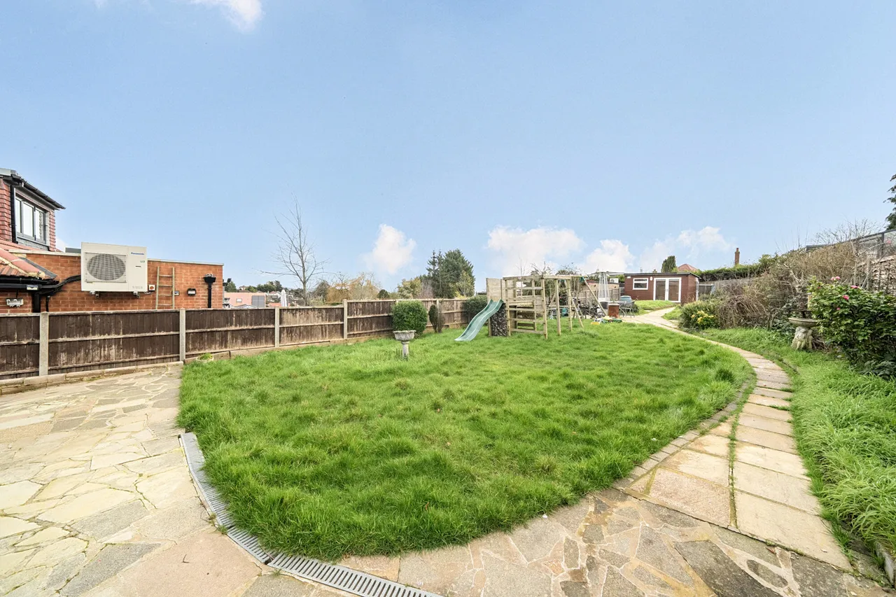 Hillside Road, Northwood, HA6, photo 20