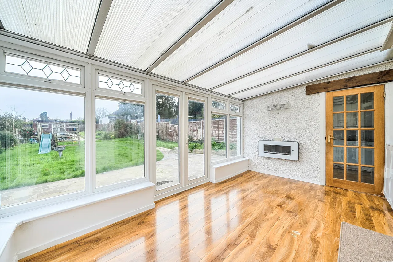 Hillside Road, Northwood, HA6, photo 3