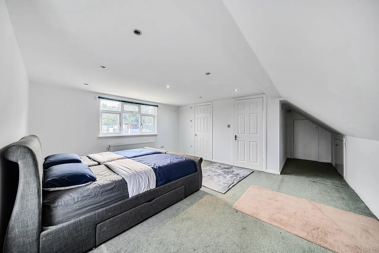 Hillside Road, Northwood, HA6, photo 17