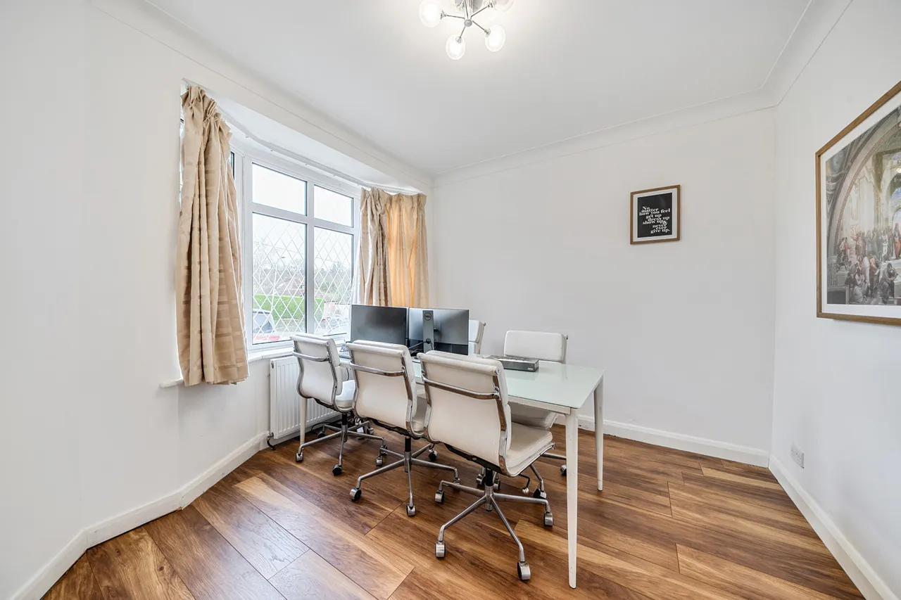 Hillside Road, Northwood, HA6, photo 9