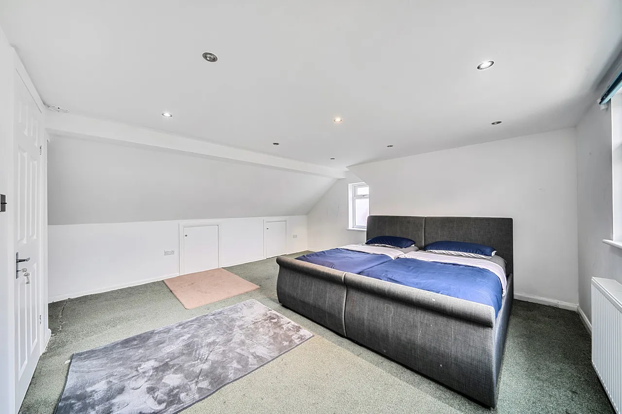 Hillside Road, Northwood, HA6, photo 15