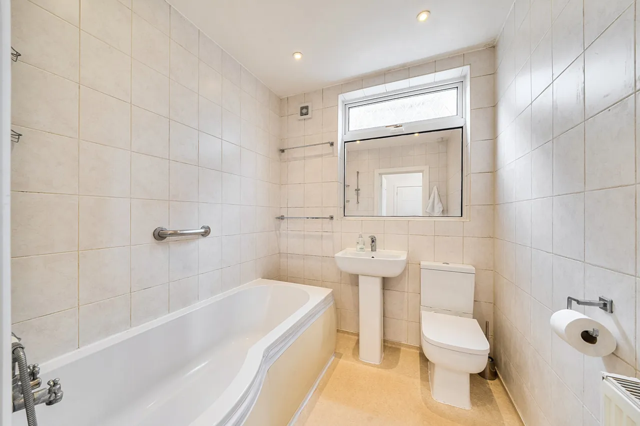 Hillside Road, Northwood, HA6, photo 14