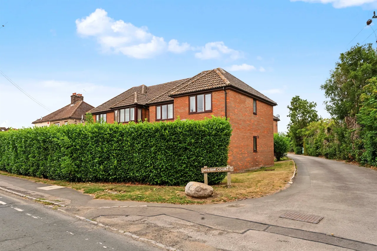 Weston Road, Aston Clinton, HP22, photo 12