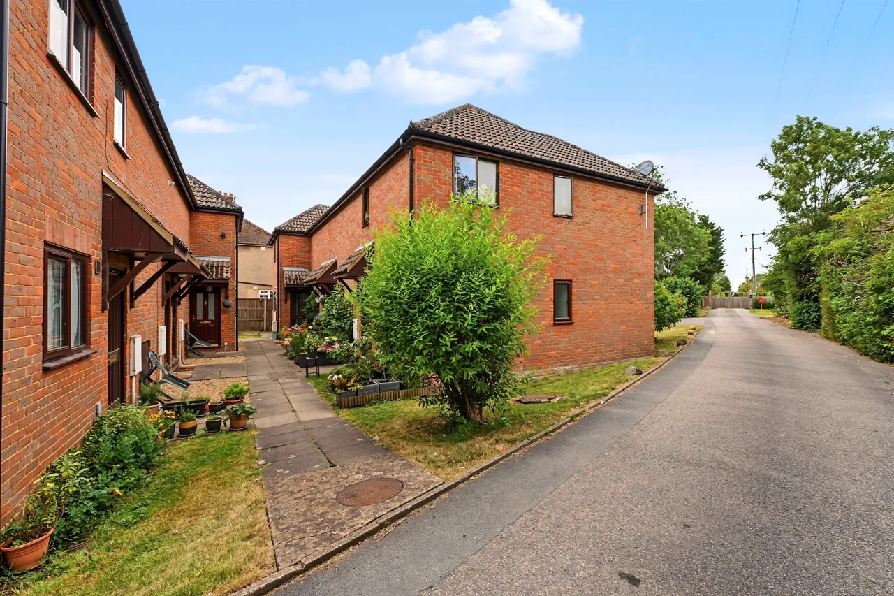 Weston Road, Aston Clinton, HP22, photo 11