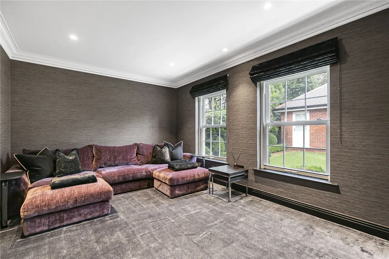 Warner Close, Hadley Wood, EN4 0HE, photo 16