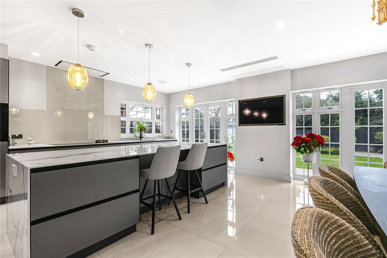 Warner Close, Hadley Wood, EN4 0HE, photo 11