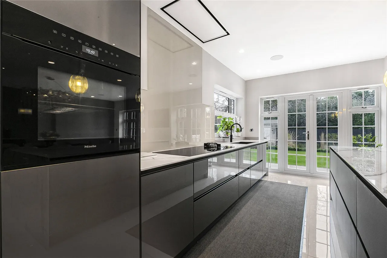 Warner Close, Hadley Wood, EN4 0HE, photo 14
