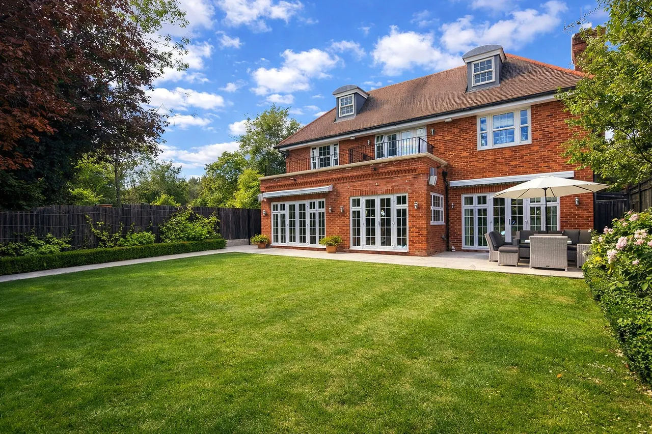 Warner Close, Hadley Wood, EN4 0HE, photo 28