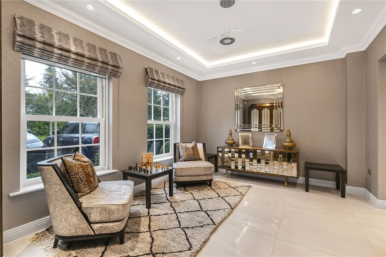 Warner Close, Hadley Wood, EN4 0HE, photo 8