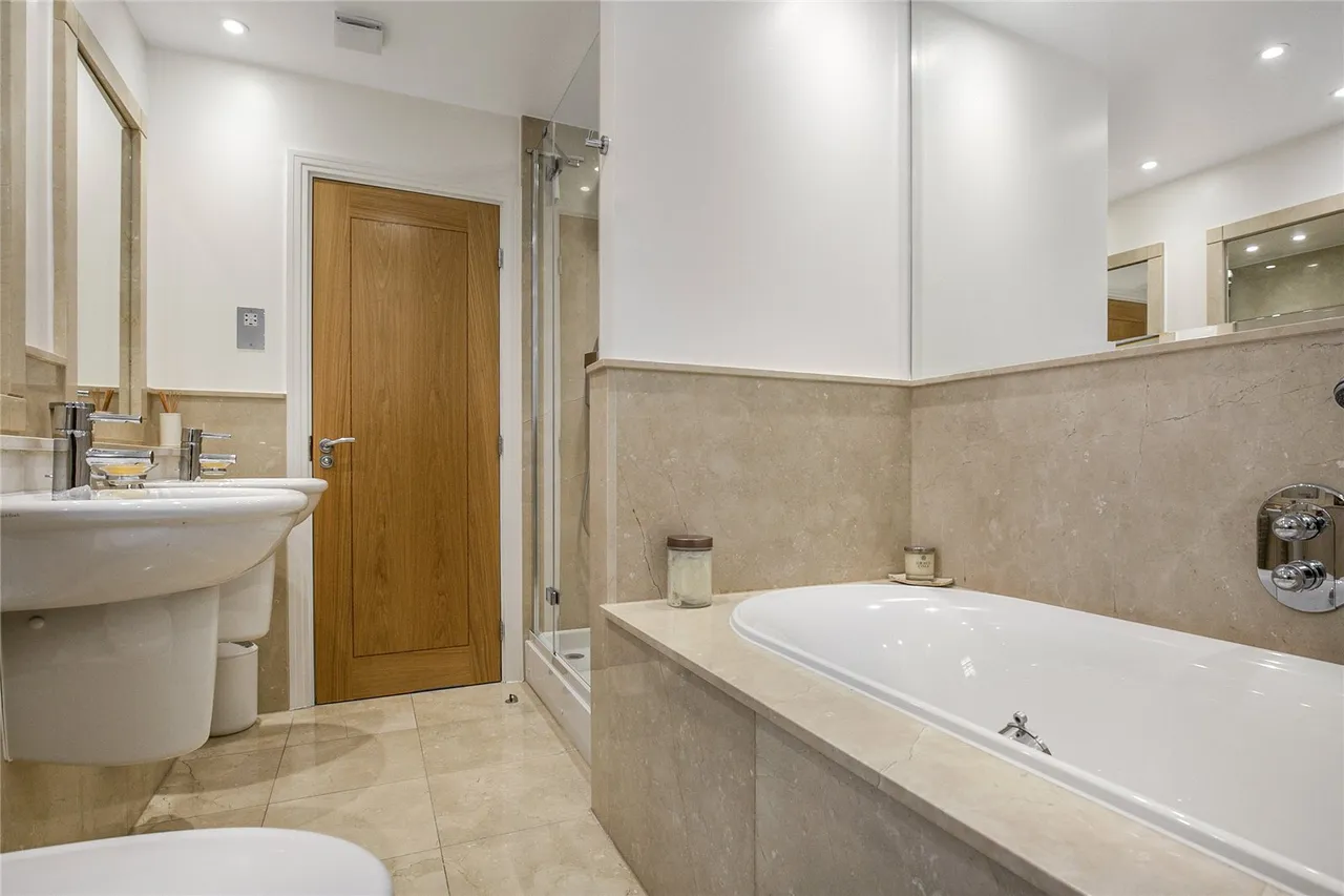 Warner Close, Hadley Wood, EN4 0HE, photo 22