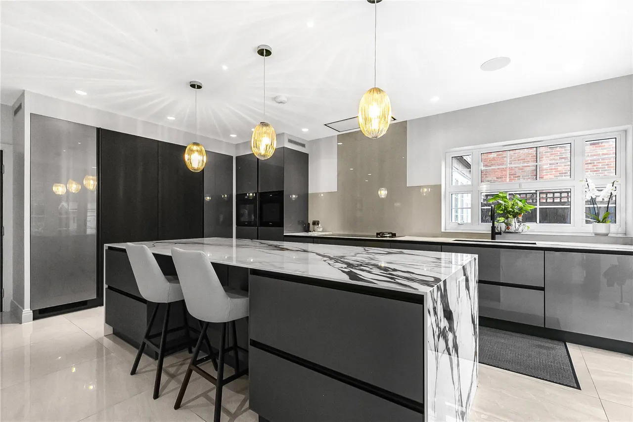 Warner Close, Hadley Wood, EN4 0HE, photo 12