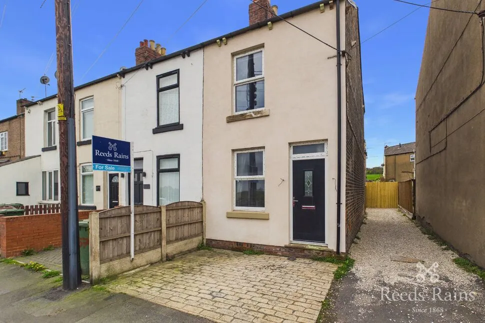 2 bed house for sale — Denby Dale Road, Calder Grove, West Yorkshire, WF4