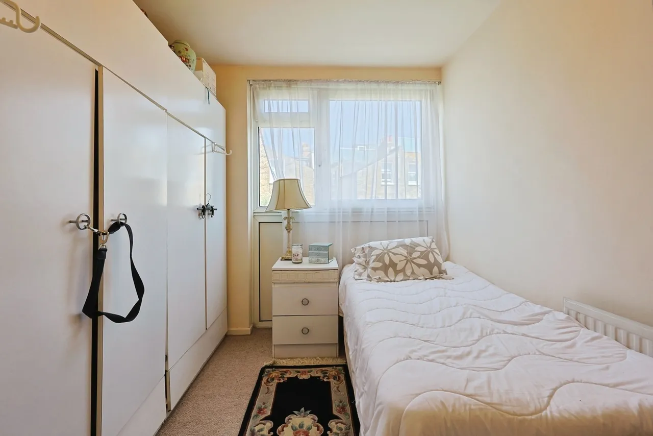 Searles Close, London, SW11, photo 12
