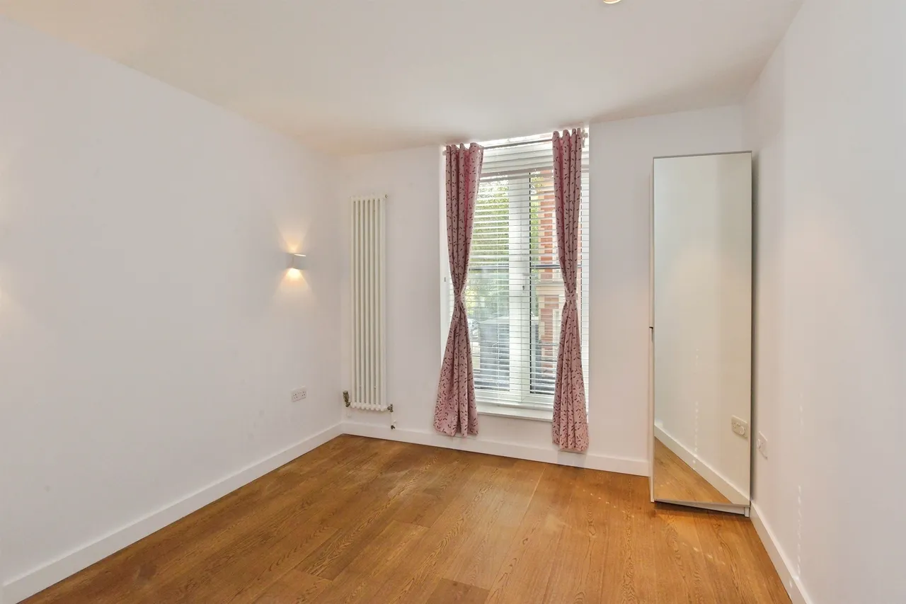 Upper Fourth Street, Milton Keynes, MK9, photo 11