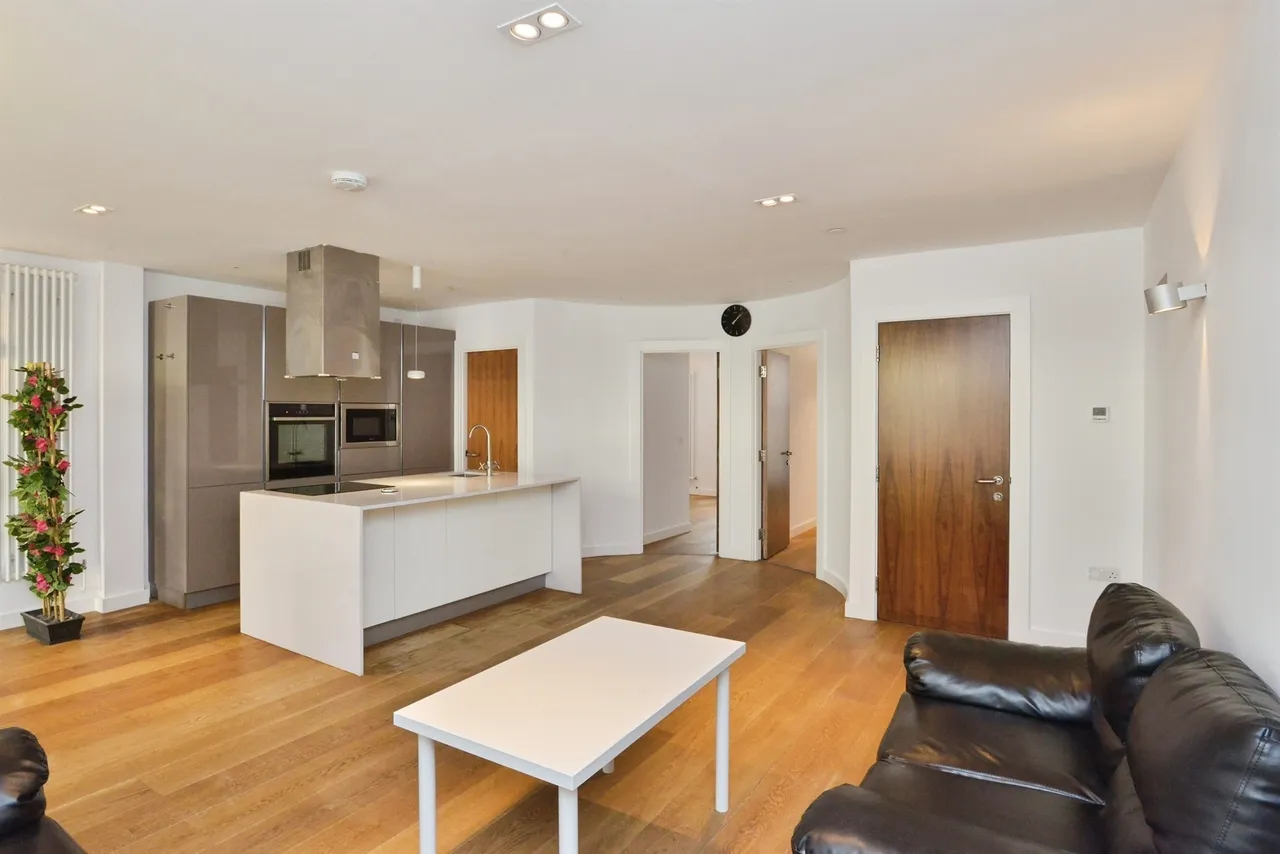 Upper Fourth Street, Milton Keynes, MK9, photo 17