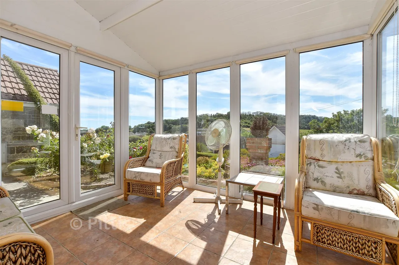 Lowtherville Road, Ventnor, PO38, photo 5